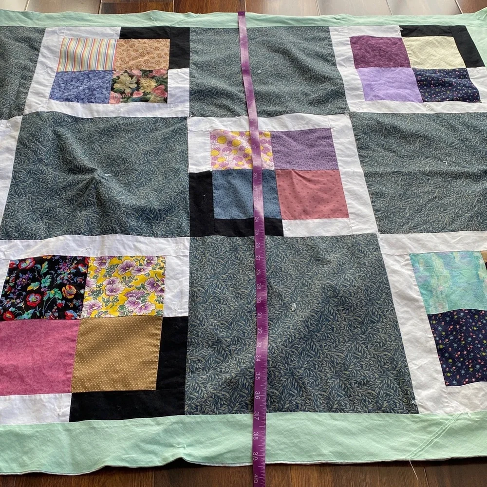 50”x38” Handmade Patchwork Knot Square Quilt Mint Trim Florals Cotton